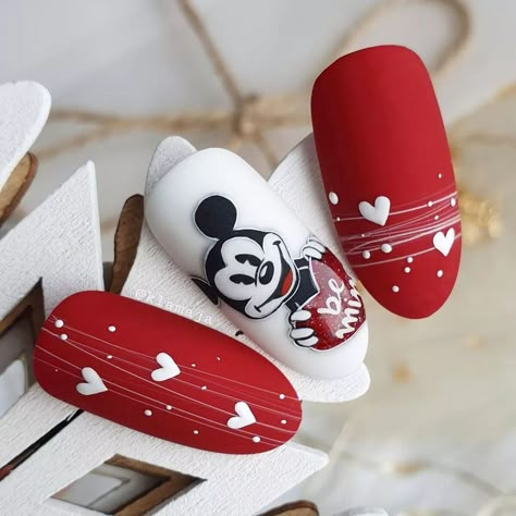 Minnie Mouse Nail Art, Rockabilly Nails, Diy Valentine's Nails, Cartoon Nail Designs, Mickey Mouse Nails, Shiny Nails Designs, Disney Acrylic Nails, Minnie Mouse Nails, Mickey Nails