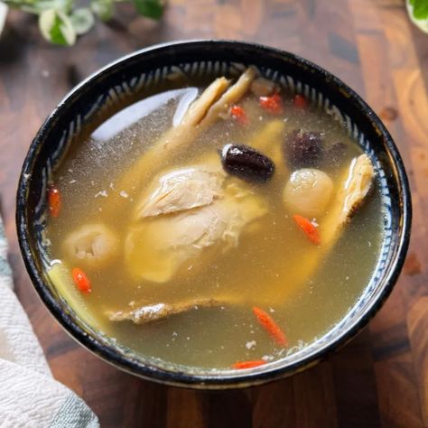 Chinese herbal chicken soup - smelly lunchbox Immunity Soup, Herbal Chicken Soup, Egg Dumplings, Childhood Food, Healing Soup, Nourishing Recipes, Lean Pork, Garlic Noodles, Healing Recipes