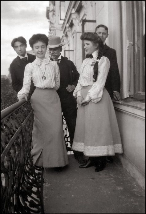 Victorian Era Men, Candid Photo, 1900s Fashion, Historical Women, 20th Century Fashion, Bucharest Romania, Orient Express, Victorian Clothing, Photo Vintage