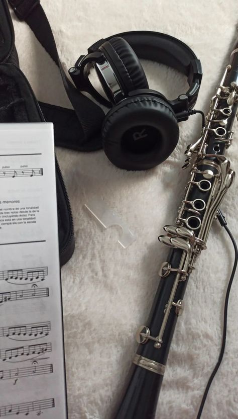 Bass Clarinet Aesthetic, Clarinet Wallpaper, Clarinet Pictures, Clarinet Photography, Clarinet Music, Clarinets, Band Jokes, Band Nerd, Bass Clarinet