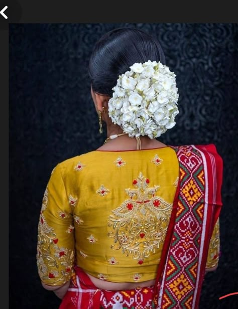 Floral Bun, Blouse Designs High Neck, Cotton Blouse Design, Best Blouse Designs, New Saree Blouse Designs, Fashionable Saree Blouse Designs, Blouse Design Images, Patola Saree, Designer Saree Blouse