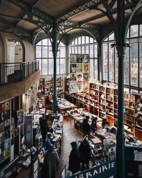 Shop – Halle Saint Pierre | The Shopkeepers Halle Saint Pierre, Paris Store, Art Brut, Naive Art, Halle, Focus On, Bookstore, Pop Culture, Contemporary Art