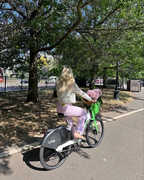 Cycling in London, pink outfit, Macerly, Maddie Borge Maddie Borge, Bike Ride Aesthetic, Cycling In London, Summer Bike, Cycling Girl, London Dreams, London Summer, London Aesthetic, London Park