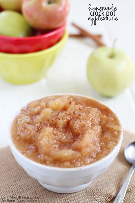 Homemade Crock Pot Applesauce on iheartnaptime.com Crock Pot Applesauce, Spiced Applesauce, Slow Cooker Applesauce, Crockpot Applesauce, Applesauce Recipe, Apple Sauce Recipes, Homemade Applesauce, Apple Sauce, Prep Recipes