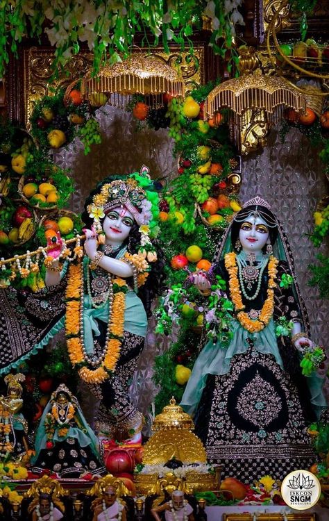 Lord Krishna With Radha Hd Wallpaper, Iskcon Krishna Images, Gods Images Hindu, Radha Kishan Wallpaper, Radha Krishna Wallpaper Iskon Temple, Bhagwan Wallpapers Hd, Radha Krishna Images Wallpapers, Radhe Krishna Pic Hd, Krishna Radhe Image Hd