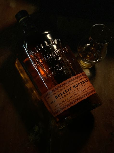 Oh Darling, I would take a Bulleit for you. 🥃 Bulleit Bourbon, Beverage Photography, Bourbon, Whiskey, Take A, Beer, Wine, Pure Products, Photography