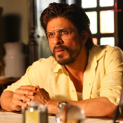 Raees Srk, Shahrukh Khan Raees, Shah Rukh Khan, Shahrukh Khan, Best Love, Best Actor, Picture Photo, Hair Cuts, Actors