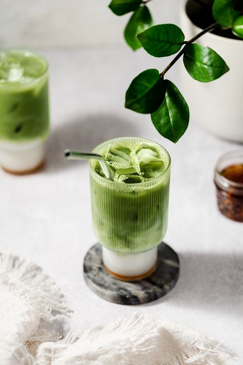 Matcha Oats, Ribbed Glassware, Matcha Shop, Organic Matcha Green Tea Powder, Vegan Drinks Recipes, Vegan Detox, How To Make Matcha, Matcha Latte Recipe, Matcha Milk