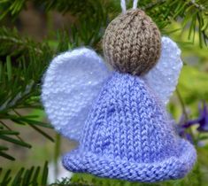 Knitted Angels Christmas Ornament, Knitted Christmas Angels Free Pattern, Knitted Angels Free Pattern, Knitted Angels, Christmas Toy Knitting Patterns, Halloween Knitting Patterns, Wings Tutorial, Knitted Bunting, Christmas Knitting Projects