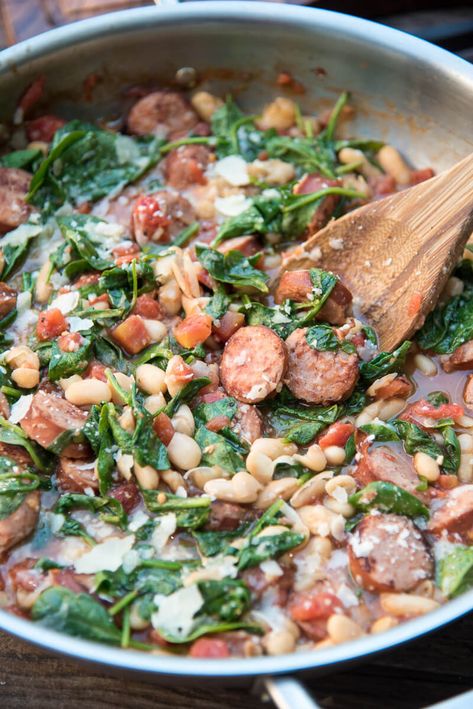 Sausage And White Beans, Sausage Beans, Cherry Pie Bars, Healthy One Pot Meals, Sausage Spinach, Beans And Sausage, Sausage Dishes, Spinach Recipes, Skillet Meals