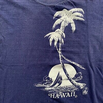 VINTAGE 70S POLY TEES HAWAII SOUVENIR T-SHIRT SZ S SURFER SURFING CALIFORNIA 80s - $64.95 | PicClick 80s Graphic Tees Vintage, Vintage Surf Tee, Hawaii Drawing, Location Graphic, 80s Retro Fashion, Sailing Logo, Surf Tee Shirt, Surfing California, Sailboat Racing