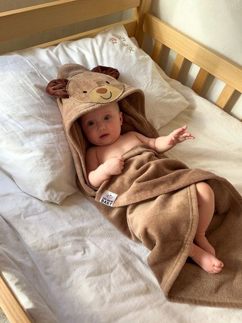 Who is the cutest babybearr?🐻 Hooded Towels, Hooded Baby Towel, Baby Towel, Hooded Towel, Baby Bath, The Cutest, Poland, New Baby Products, Towels