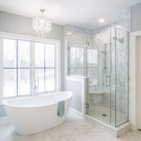 75 Bath Ideas You'll Love - July, 2023 | Houzz Bathroom With Bathtub, Remodeling Trends, Small Bathroom With Shower, Serene Bathroom, White Bathroom Tiles, Bathroom Design Trends, Master Shower, Big Bathroom, Bathtub Design