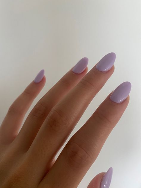 Purple Nails Lilac, Nail Inspo Light Purple, Purple Nails Easy, Light Purple Nails Short Almond, Lilac Purple Short Nails, Corfu Nails, Light Purple Nails Almond Shape, Oval Nails Light Purple, Baby Purple Nails