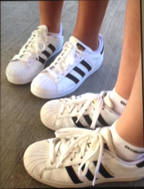 White Superstars Outfit, White Adidas Superstar Outfit, Superstar Shoes Outfit, White Superstars, Adidas Superstar Outfit, Superstar Outfit, Adidas Shoes Superstar, Streetwear Shoes, Superstars Shoes