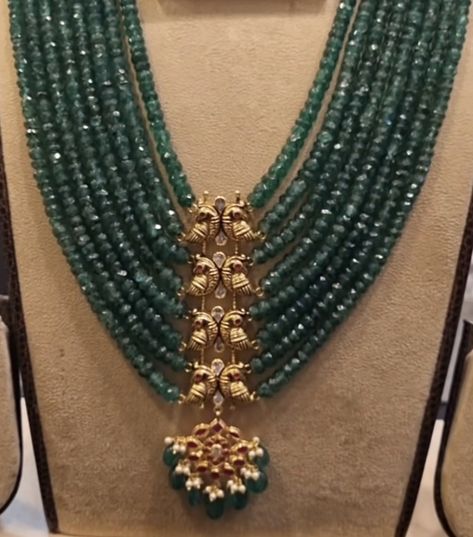 Bead Mala Designs, Green Beeds Chain, Green Pearls Jewelry, Emerald Indian Jewellery, Emralds Beeds Necklace, Green Beads Indian Jewellery Gold, Green Beads Necklace Indian, Beads Gold Jewellery Indian, Mala Design Jewellery