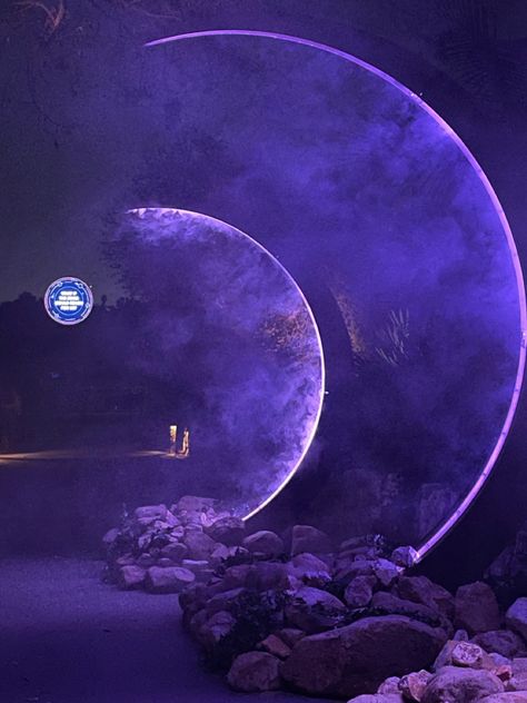 Stage Design Conference, Futuristic Decorations Event, Moon Stage Design, Futuristic Event Design, Galaxy Stage Design, Futuristic Event, Moon Stage, Planetarium Architecture, Constellation Installation