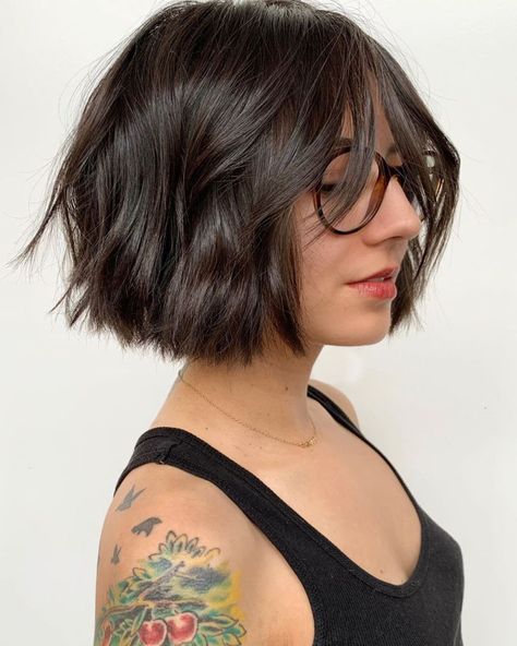 Short Crop with Fringe and Glasses Fringe And Glasses, Inverted Bob With Fringe, Bangs With Short Hair, Savannah Chrisley, Women With Glasses, Bangs And Glasses, Grey Hair And Glasses, Layered Lob, Short Blonde Bobs