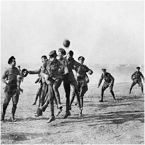 England v Germany; The Christmas Truce, 1914 Christmas Truce, Rare Historical Photos, British Soldier, Playing Football, Play Soccer, Historical Photos, First World, Indiana, Soldier