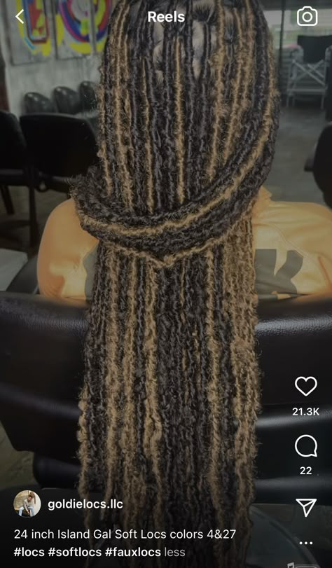 Soft Locs Highlights, Peekaboo Distressed Locs, Blond And Black Soft Locs, Multicolor Soft Locs, Cute Long Knotless Braids With Color, Black And Blonde Butterfly Locs Long, Soft Locs Blonde And Black, Faux Locs Highlights, Soft Locs With Brown Highlights