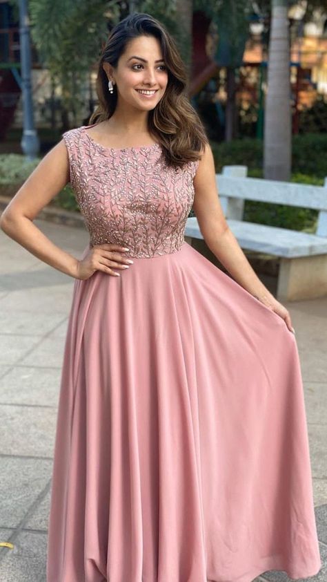 Long gowns ideas Georgette Gowns Evening Dresses, Dress 👗, Simple Gown Pattern, Simple Gowns Indian Style, Trendy Gowns For Party, Long Onepiece Dresses, Simple Gown Designs Indian, Party Wear Indian Dresses Receptions, Simple Gowns Indian