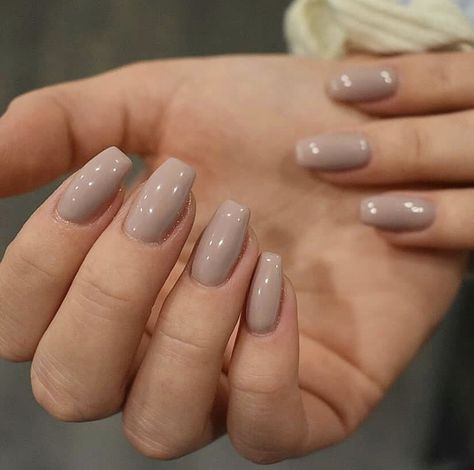 Nail Natural Colors Design, Nails Sand Color, Neutral Nails Gray, Taupe Coffin Acrylic Nails, Coffee Cream Nails, Light Mocha Nails, Biege Brown Nails, Beige Nail Colors, Simple Tan Nails