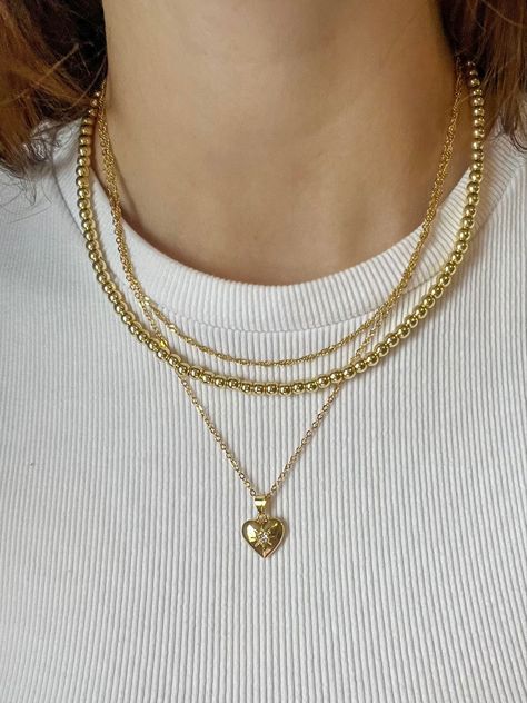 Necklace Stacks, Creating Aesthetic, Neck Stack, Jewelry Stack, Jewelry Stacking, Stackable Necklaces, Accessories Necklaces, Crazy In Love, Gold Necklace Simple