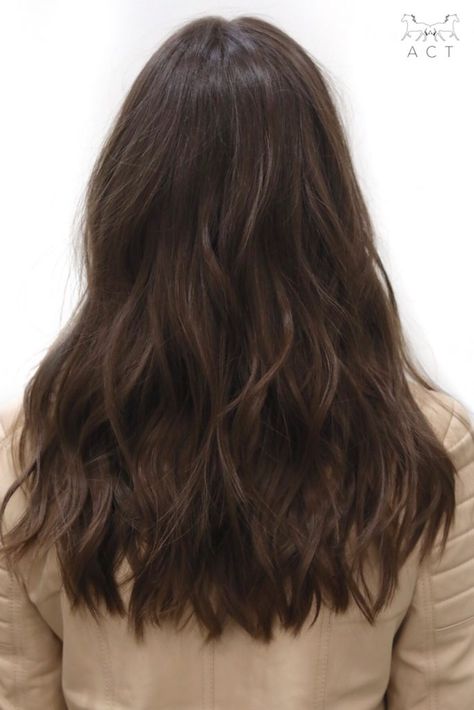 Subtle Layers Long Hair Wavy, Long Length Haircut With Layers Waves, Wavy Haircuts Medium, Long Length Haircuts, One Length Hair, Anh Co Tran, Waist Length Hair, Long Length Hair, Wavy Hairstyles Medium