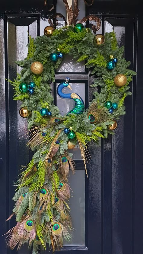 Peacock Christmas Wreath, Peacock Wreaths, Peacock Aesthetic, Peacock Christmas Decorations, Peacock Christmas Tree, Peacock Wreath, Peacock Crafts, Peacock Party, Sparkle Christmas