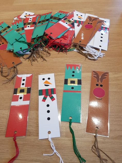 Festive bookmarks! Holiday Bookmarks For Kids, Homemade Christmas Bookmarks, Christmas Bookmarks For Kids, Bookmarks Handmade Christmas, Diy Christmas Bookmarks, Xmas Bookmarks, Christmas Book Marks, Christmas Bookmarks Diy, Holiday Bookmarks