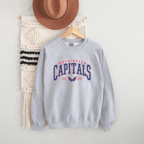 Vintage 90s Washington Capitals Hockey Sweatshirt Check more at https://referencehometheater.com/product/vintage-90s-washington-capitals-hockey-sweatshirt/ Washington Capitals Outfit, Washington Capitals Hockey, Capitals Hockey, Hockey Sweatshirts, Washington Capitals, Mens Clothing, Vintage 90s, Theater, Hockey