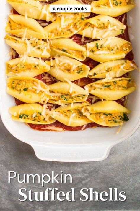 Easy Fall Vegetarian Recipes, Pumpkin Main Dish Recipes, Pumpkin Puree Recipes Dinner, Halloween Recipes Dinner Main Dishes, Healthy Pumpkin Recipes Dinner, Healthy Christmas Recipes Dinner, Fall Main Dish Recipes, Thanksgiving Vegetarian Recipes, Pumpkin Stuffed Shells