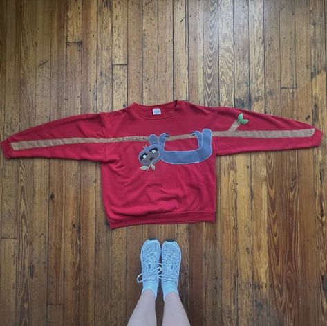 Mags Rags Clothes, Maggs Rags, Mags Rags, Patchwork Sweatshirt Diy, Homemade Clothing, Reworked Clothes, Embroider Ideas, Thrift Store Outfits, Patchwork Sweatshirt