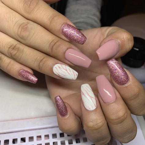 Dusty Rose Nails Design, Dusty Rose Nails, Jel Nails, Rosary Tattoos, Ongles Beiges, Rose Nail Design, Rose Gold Nails, Rose Nails, Ballerina Nails