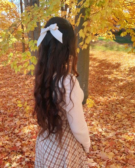 Autumn Outdoor Outfits, Autumn Coquette, Old Money Hairstyles, Hairstyles Female, Australian Winter Fashion, Outfits Los Angeles, Autumn Outfit Ideas, Pink Autumn, Preppy Hairstyles