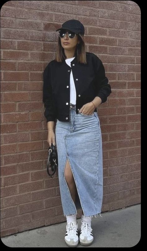 Long Denim Skirt Outfit, Looks Adidas, Spring Skirt Outfits, Denim Skirt Fashion, Jean Skirt Outfits, Samba Outfit, Pencil Skirt Outfits, Denim Skirt Outfits, Long Denim Skirt