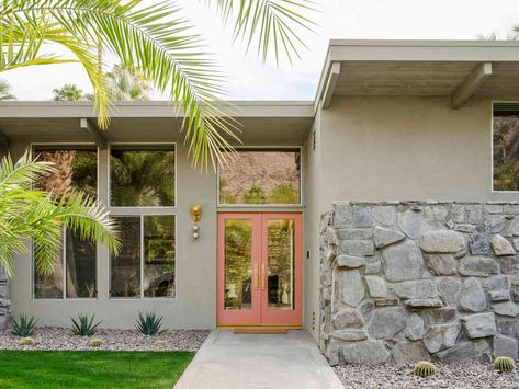 Palm Springs Decor Interiors, Mid Century Decorating Ideas, Palm Springs Exterior, Palm Springs Outdoor, Palm Springs Interior Design, Mid Century Modern Palm Springs, Palm Springs Homes, Palm Springs Interior, Mid Century Palm Springs