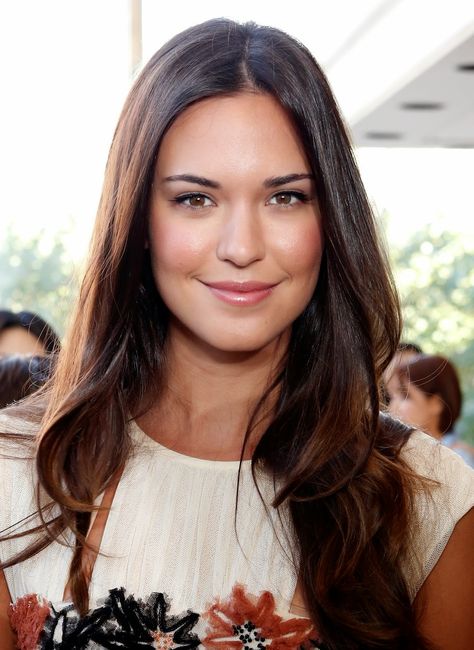 Odette Annable, Olive Skin, Jessica Biel, Long Layered Hair, Hollywood Celebrities, Brunettes, Dark Hair, Pretty Face, Fashion Makeup