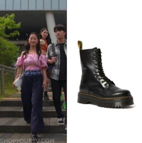 XO Kitty: Season 1 Episode 7 Yuri's Black Platform Boots Xo Kitty Fashion, Xo Kitty Yuri Outfits, Black Platform Boots, Black Platform, Platform Boots, Season 1, Shopping Outfit, Tv Shows, Tv