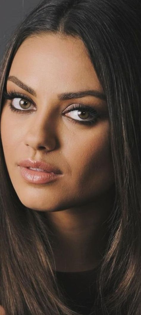 Brown Eyed Actresses, Mika Kunis Makeup, Mila Kunis Eye Makeup, Protruding Eye Makeup, Makeup For Protruding Eyes, Junko Nana, Mila Kunis Eyes, Mila Kunis Makeup, Mila Kunis Photoshoot