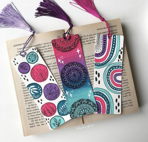 Bookmark Drawing Ideas, Bookmark Drawing, Cool Bookmarks, Handmade Bookmarks Diy, Easy Mandala Drawing, Bookmark Ideas, Creative Bookmarks, Mandala Art Therapy, Bookmark Craft