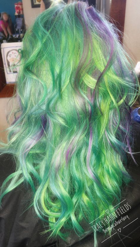 Vivid haircolor Platinum And Vivid Hair, Pink Purple And Green Hair, Lavender And Green Hair, Neon Green And Purple Hair, Purple And Green Hair Ideas, Green Purple Hair, Green Hair Aesthetic, Bright Green Hair, Pink And Green Hair