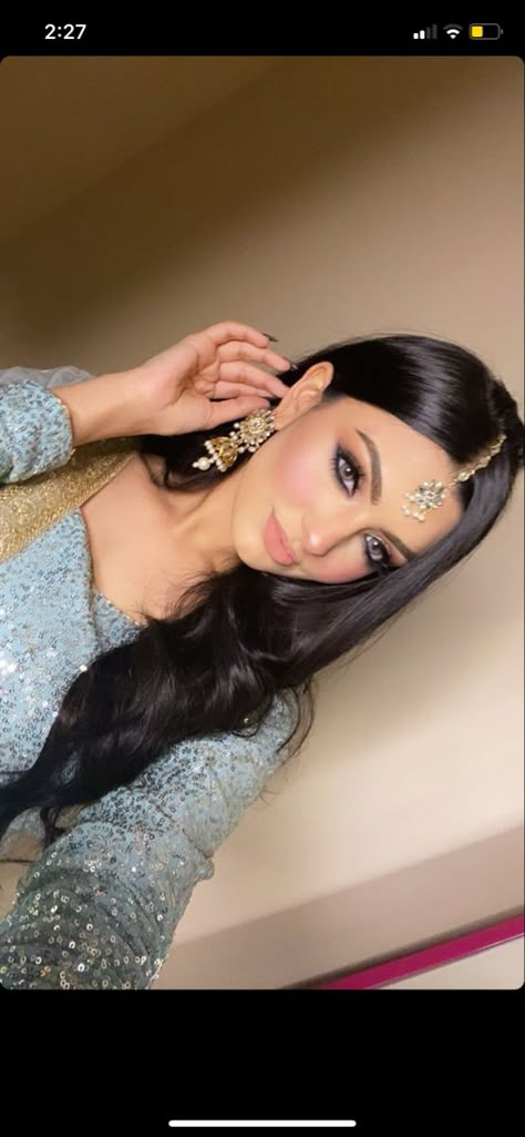 Desi Bride Makeup, Indian Party Makeup, Pakistani Hair, Pakistani Makeup Looks, Mehndi Makeup, Indian Makeup Looks, Nude Lip Makeup, Pakistani Makeup, Ball Makeup