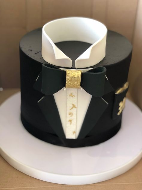 Gentleman Cake, 60th Birthday Cake For Men, Cakes Fancy, Cake Design For Men, Tuxedo Cake, Cake Tart, Birthday Cake For Husband, Cake For Husband, Black Fondant