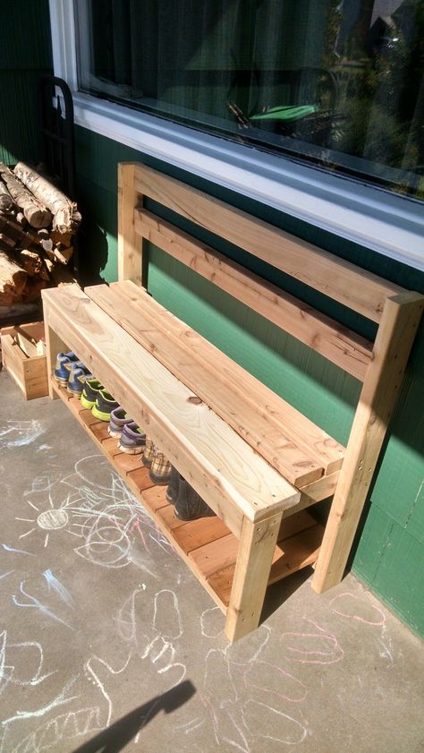 Front porch muddy shoe storage bench. Patio Shoe Storage Ideas, Front Porch Shoe Storage Ideas, Shoe Storage Porch, Shoe Storage Bench Seat, Bench Front Porch, Outdoor Shoe Storage, Pallet Furniture Table, Outdoor Furniture Storage, Outdoor Storage Bench