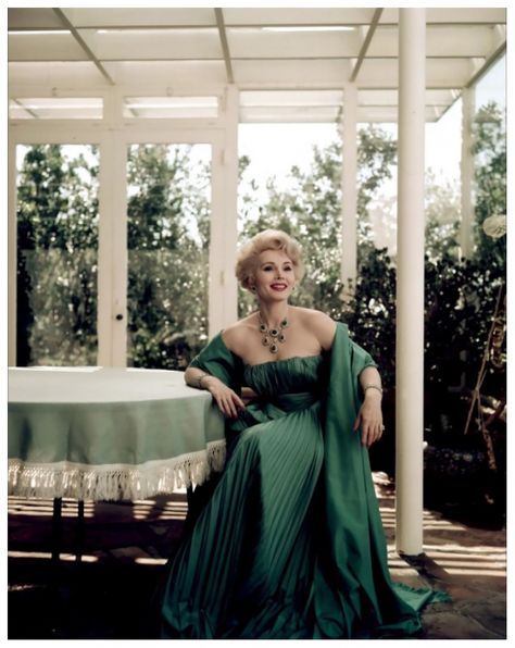 Magda Gabor, Gabor Sisters, Zsa Zsa Gabor, Robes Glamour, Zsa Zsa, Love Vintage, Golden Age Of Hollywood, Vintage Glamour, Hollywood Glamour