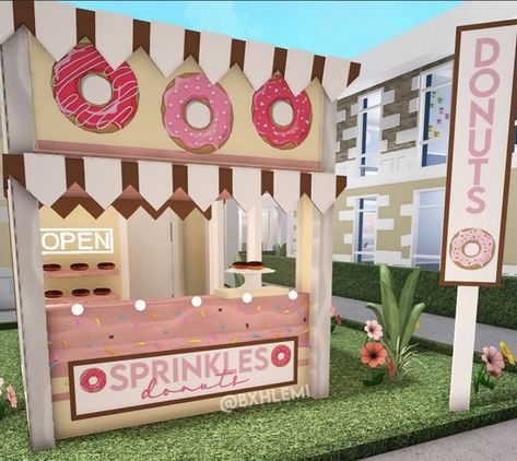 Bloxburg Stands Ideas, Donut Shop Bloxburg, Bloxburg Food Stand Ideas, Bxhlemi Bloxburg, Bloxburg Juice Bar, Bloxburg Market Stall, Bloxburg Village Ideas, Bloxburg Playhouse, Bloxburg Stand Ideas