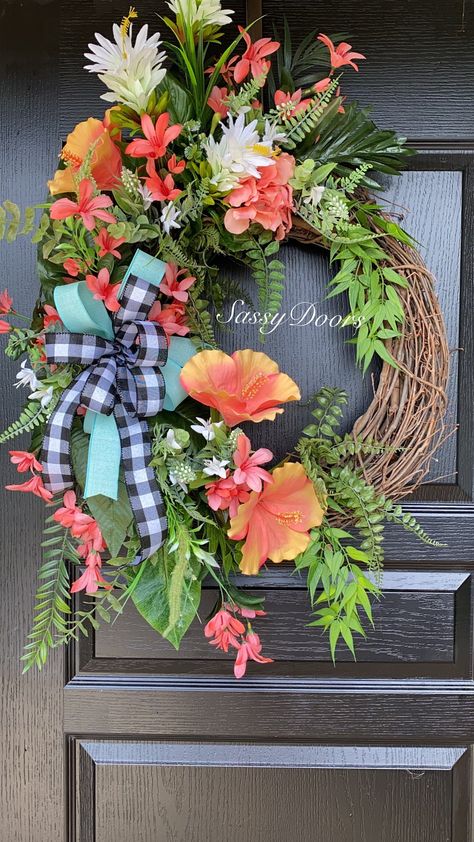 Summer Door Decorations, Bright Summer Colors, Tropical Wreath, Summer Mesh Wreaths, Coastal Wreath, Diy Spring Wreath, Summer Front Door Wreath, Door Wreaths Diy, Beach Wreath