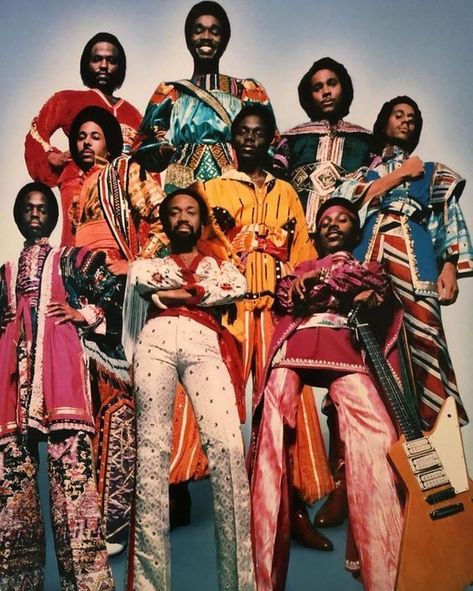 September 21, 1978: Shout out to this date in a song by Earth, Wind and Fire. "Do you remember the 21st night of September?" Earth Wind And Fire, Boogie Wonderland, Disco Funk, Maurice White, Earth Wind & Fire, Disco Fashion, Disco Fever, Old School Music, Soul Train