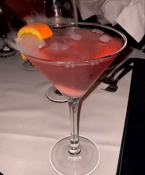 #drink #aesthetic #cosmos #pink Cosmo Drink Aesthetic, Cosmo Drink, Girly Drinks, Pink Cocktails, Boozy Drinks, Night Aesthetic, Pink Glitter, Pink Aesthetic, Martini